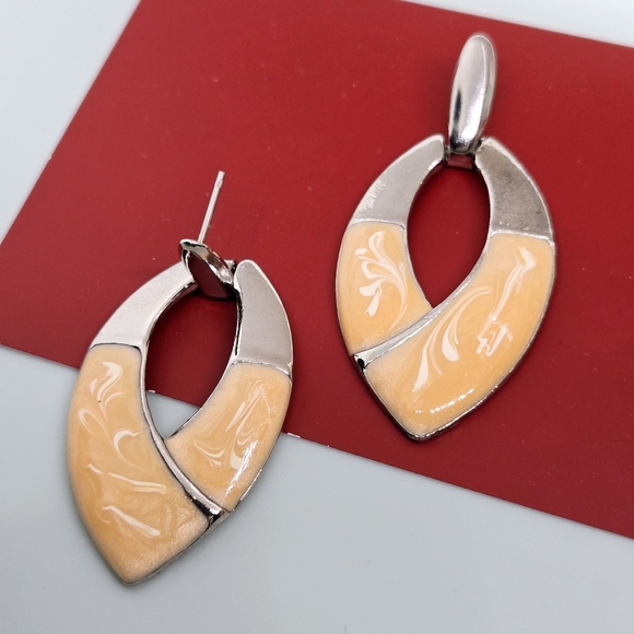 Vintage Silver Tone Orange ? Cream Color Enamel Earrings - Picture 12 of 16